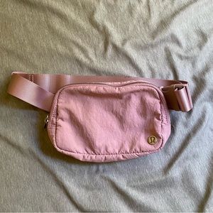 Lululemon Everywhere Belt Bag 1L